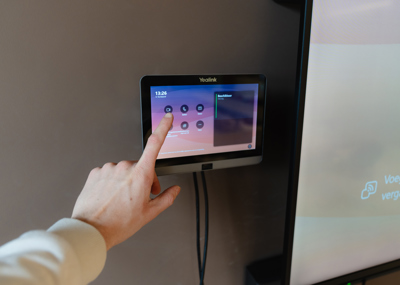 function n(){if(Br(r),r.value===Ad)throw new T(-950,!1);return r.value}