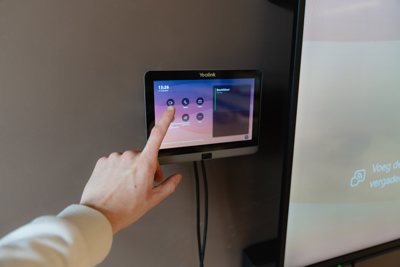 function n(){if(Br(r),r.value===Ad)throw new T(-950,!1);return r.value}