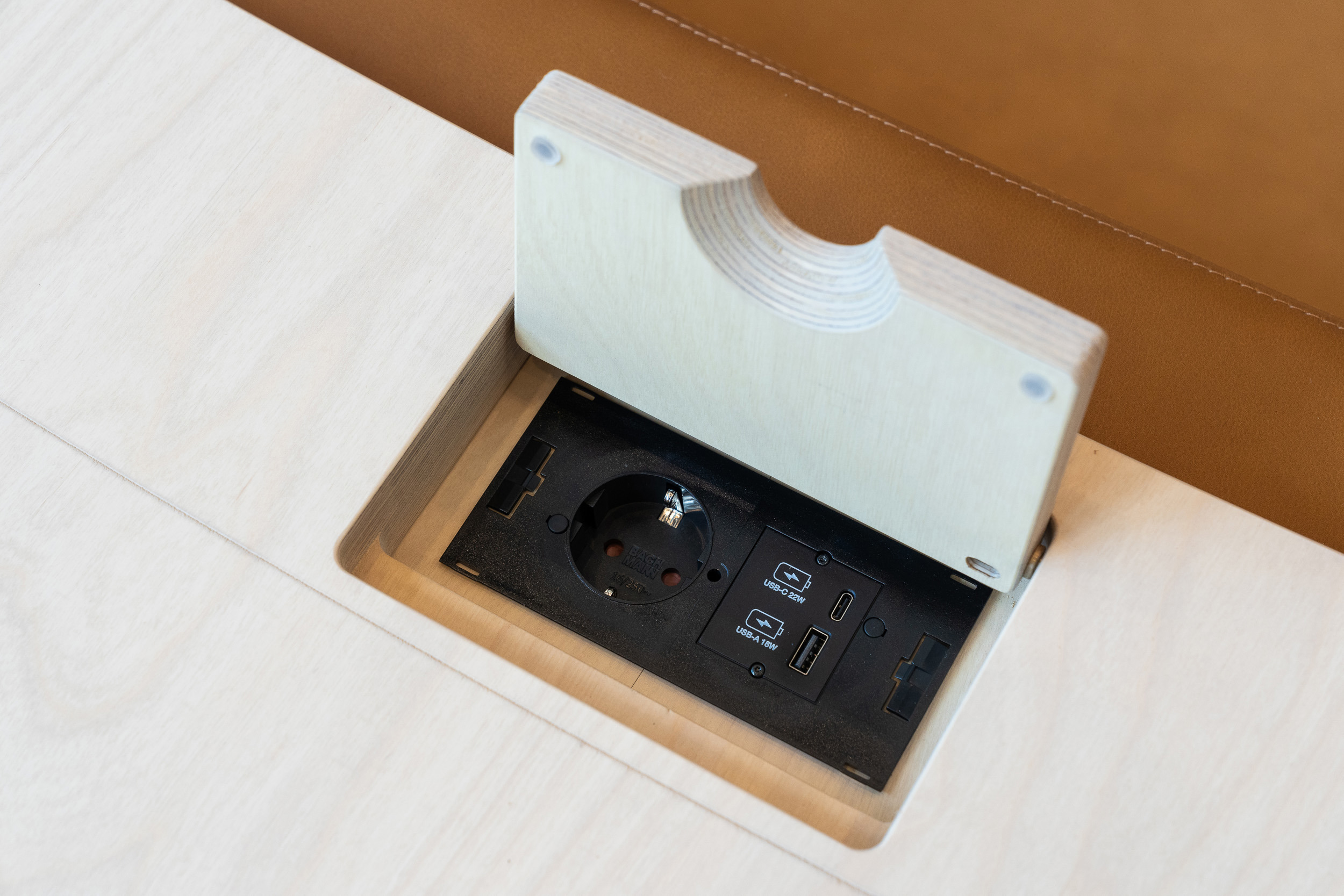 function n(){if(Br(r),r.value===Ad)throw new T(-950,!1);return r.value}