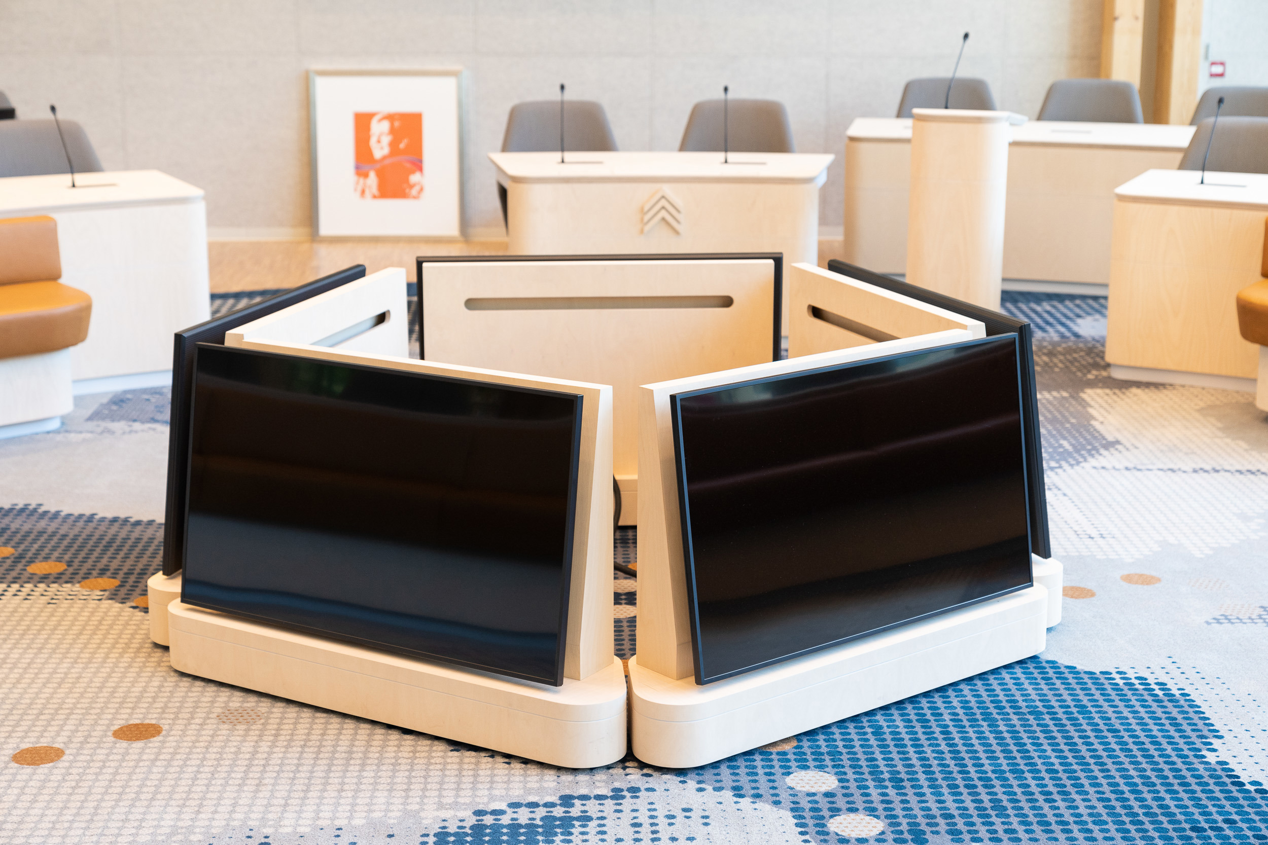 function n(){if(Br(r),r.value===Ad)throw new T(-950,!1);return r.value}